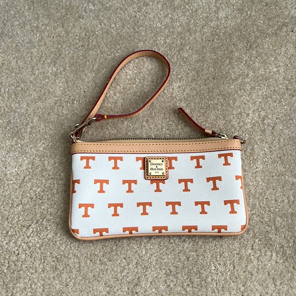TN wristlet